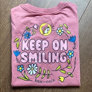 💗New Girls Buc-Ees Shirt - Keep On Smiling - YS
